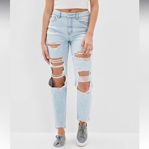 American Eagle Strigid Ripped Mom Jeans